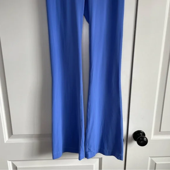 EUC Lulu 🍋Lululemon Groove Super-High-Rise Flared Pant Nulu - Wild Indigo - Picture 4 of 9